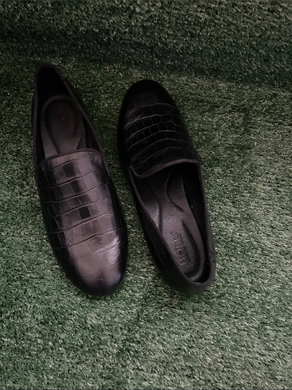 Born Black Loafers Flats Women’s size 8.5 Croc-Embossed Slip-On